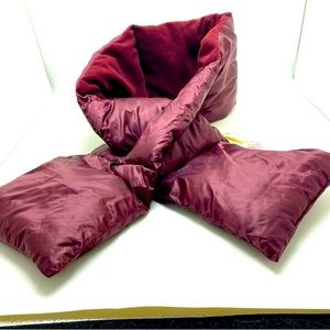 NEW Aeropostale Maroon Puffy Pull Thru Scarf